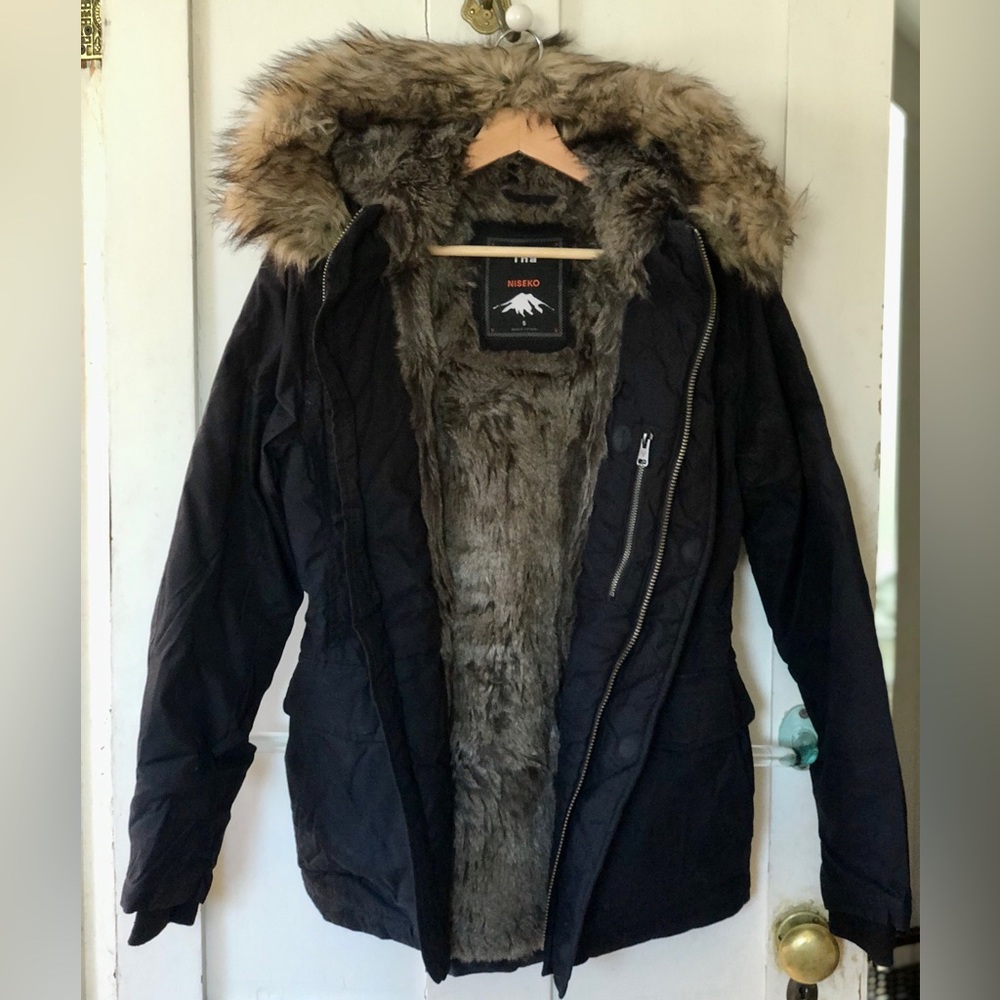 Aritzia TNA Niseko winter parka faux fur goose down S